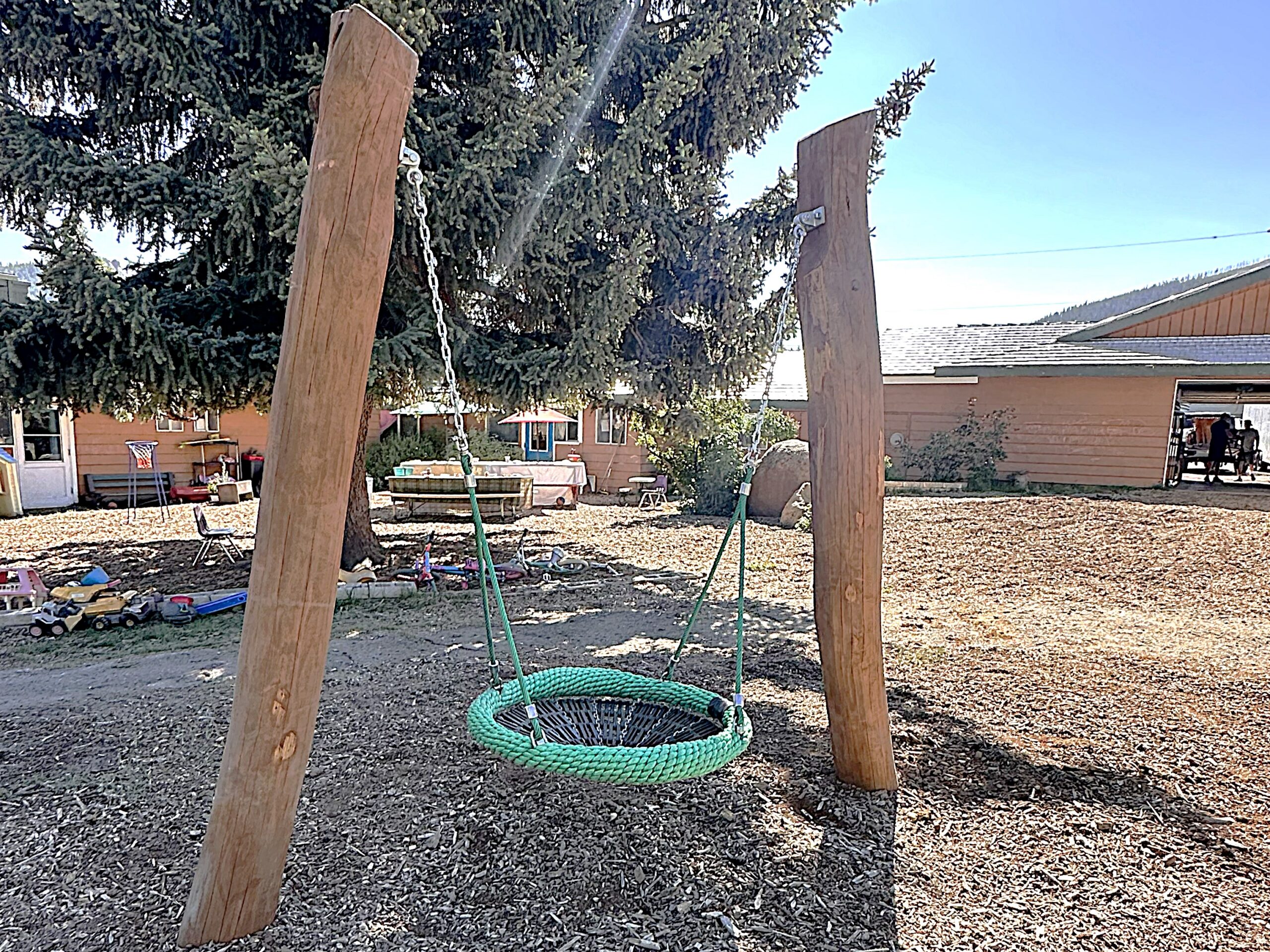 Independent Play & Free Standing 353 Tilted Posts- Birds Nest (2)